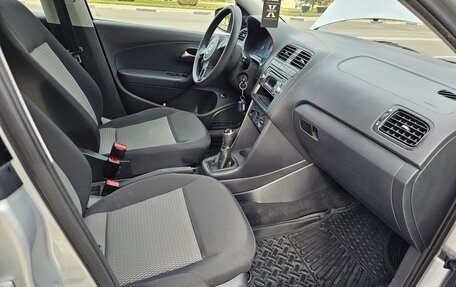 Volkswagen Polo VI (EU Market), 2013 год, 980 000 рублей, 11 фотография