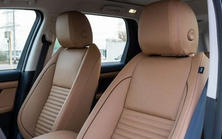 Land Rover Discovery Sport I рестайлинг, 2025 год, 7 390 000 рублей, 15 фотография