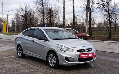 Hyundai Solaris II рестайлинг, 2012 год, 920 000 рублей, 3 фотография