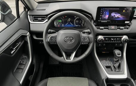 Toyota RAV4, 2025 год, 4 190 000 рублей, 9 фотография