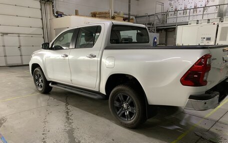 Toyota Hilux VIII, 2024 год, 6 000 000 рублей, 4 фотография