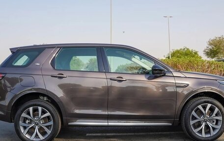 Land Rover Discovery Sport I рестайлинг, 2025 год, 7 990 000 рублей, 4 фотография