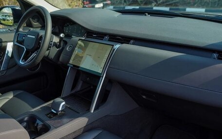 Land Rover Discovery Sport I рестайлинг, 2025 год, 7 990 000 рублей, 15 фотография