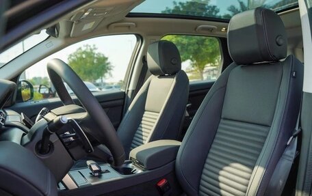 Land Rover Discovery Sport I рестайлинг, 2025 год, 7 990 000 рублей, 19 фотография