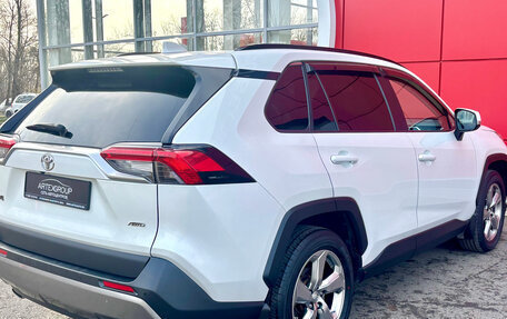 Toyota RAV4, 2020 год, 3 000 000 рублей, 4 фотография