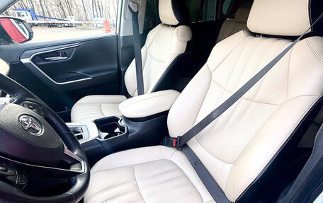 Toyota RAV4, 2020 год, 3 000 000 рублей, 11 фотография