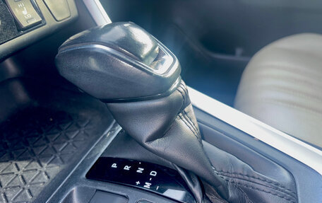 Toyota RAV4, 2020 год, 3 000 000 рублей, 14 фотография