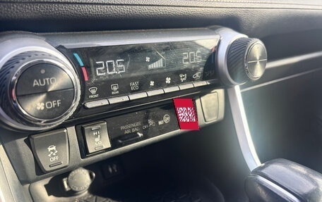 Toyota RAV4, 2020 год, 3 000 000 рублей, 12 фотография