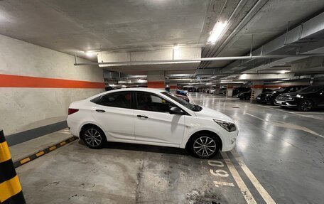 Hyundai Solaris II рестайлинг, 2015 год, 950 000 рублей, 2 фотография