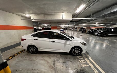 Hyundai Solaris II рестайлинг, 2015 год, 950 000 рублей, 4 фотография