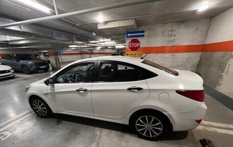 Hyundai Solaris II рестайлинг, 2015 год, 950 000 рублей, 12 фотография