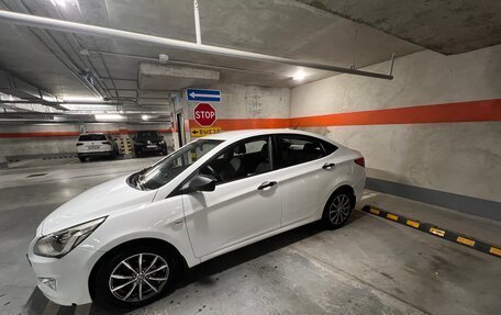 Hyundai Solaris II рестайлинг, 2015 год, 950 000 рублей, 13 фотография