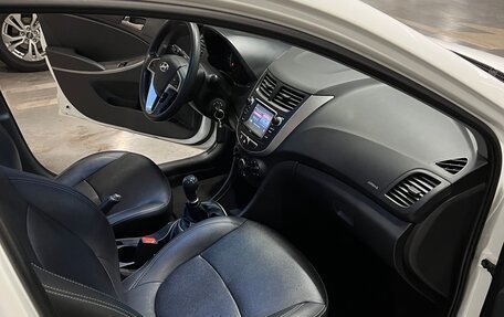 Hyundai Solaris II рестайлинг, 2015 год, 950 000 рублей, 15 фотография