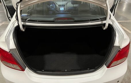 Hyundai Solaris II рестайлинг, 2015 год, 950 000 рублей, 23 фотография