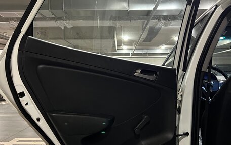 Hyundai Solaris II рестайлинг, 2015 год, 950 000 рублей, 28 фотография