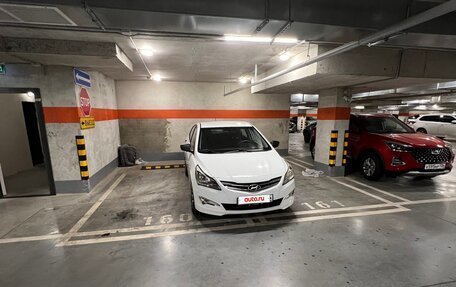 Hyundai Solaris II рестайлинг, 2015 год, 950 000 рублей, 27 фотография