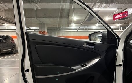 Hyundai Solaris II рестайлинг, 2015 год, 950 000 рублей, 22 фотография