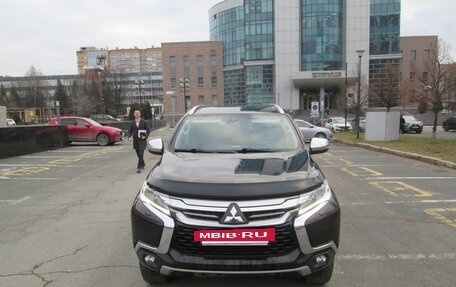 Mitsubishi Pajero Sport III рестайлинг, 2017 год, 3 200 000 рублей, 14 фотография