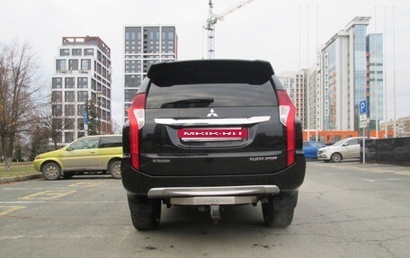 Mitsubishi Pajero Sport III рестайлинг, 2017 год, 3 200 000 рублей, 11 фотография