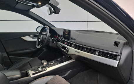 Audi A4, 2019 год, 2 350 000 рублей, 13 фотография