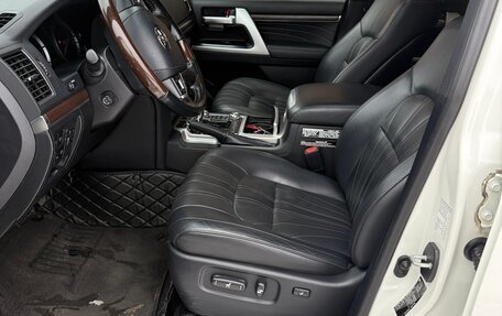 Toyota Land Cruiser 200, 2019 год, 9 500 000 рублей, 6 фотография