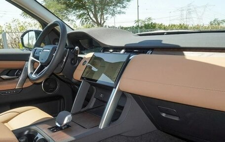 Land Rover Discovery Sport I рестайлинг, 2025 год, 7 990 000 рублей, 10 фотография