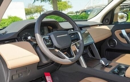 Land Rover Discovery Sport I рестайлинг, 2025 год, 7 990 000 рублей, 9 фотография