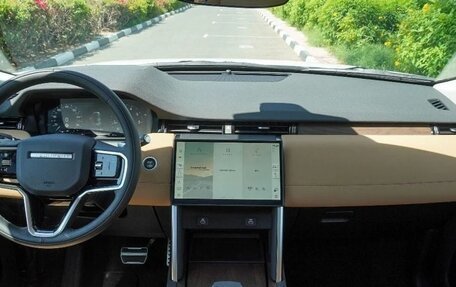 Land Rover Discovery Sport I рестайлинг, 2025 год, 7 990 000 рублей, 21 фотография