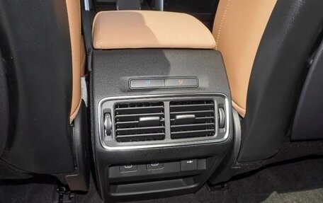 Land Rover Discovery Sport I рестайлинг, 2025 год, 7 990 000 рублей, 20 фотография