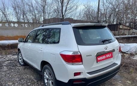 Toyota Highlander III, 2012 год, 2 200 000 рублей, 1 фотография