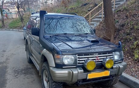 Mitsubishi Pajero III рестайлинг, 1996 год, 500 000 рублей, 2 фотография
