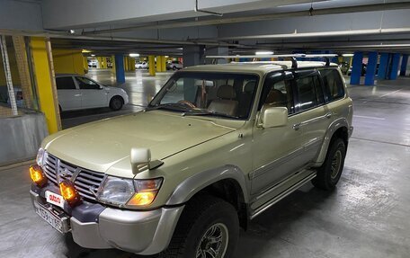 Nissan Safari IV, 2001 год, 3 000 000 рублей, 5 фотография