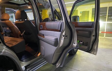 Nissan Safari IV, 2001 год, 3 000 000 рублей, 6 фотография