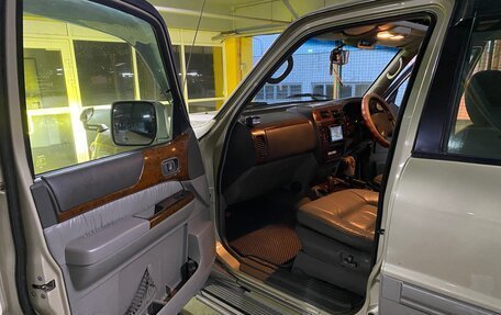 Nissan Safari IV, 2001 год, 3 000 000 рублей, 9 фотография