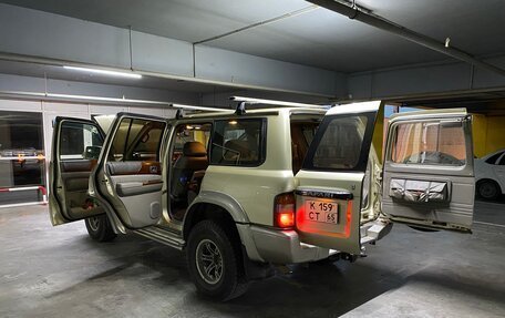 Nissan Safari IV, 2001 год, 3 000 000 рублей, 12 фотография