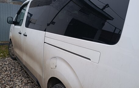 Peugeot Traveller I, 2022 год, 4 000 000 рублей, 2 фотография