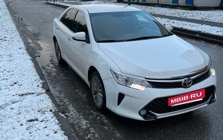 Toyota Camry, 2017 год, 1 820 000 рублей, 14 фотография