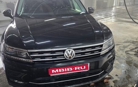 Volkswagen Tiguan II, 2019 год, 2 600 000 рублей, 1 фотография