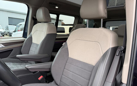 Volkswagen Multivan, 2023 год, 5 950 000 рублей, 12 фотография