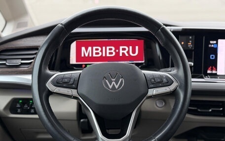Volkswagen Multivan, 2023 год, 5 950 000 рублей, 19 фотография
