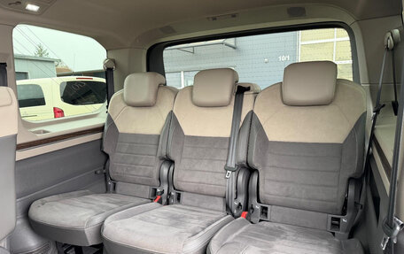 Volkswagen Multivan, 2023 год, 5 950 000 рублей, 30 фотография