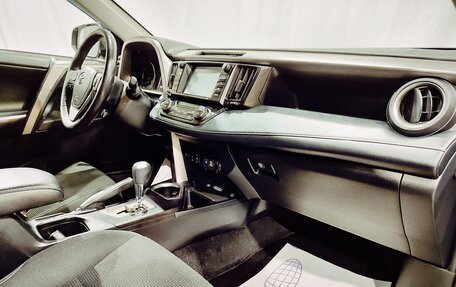 Toyota RAV4, 2018 год, 2 800 000 рублей, 14 фотография