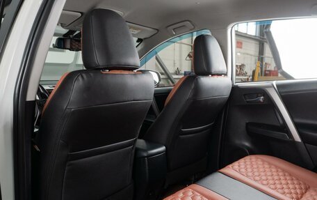 Toyota RAV4, 2017 год, 2 599 000 рублей, 11 фотография