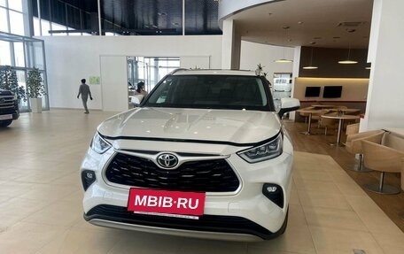 Toyota Highlander, 2024 год, 6 750 000 рублей, 4 фотография