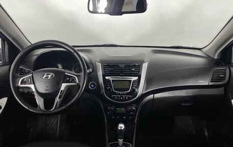 Hyundai Solaris II рестайлинг, 2012 год, 899 000 рублей, 16 фотография