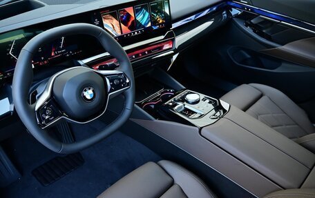 BMW 5 серия, 2025 год, 13 056 010 рублей, 9 фотография