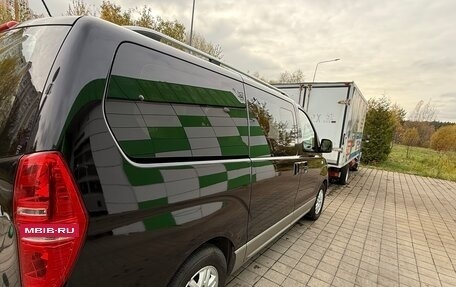 Hyundai H-1 II рестайлинг, 2018 год, 2 100 000 рублей, 3 фотография