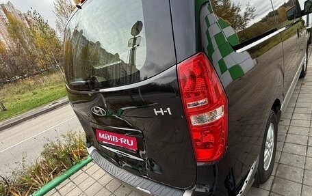 Hyundai H-1 II рестайлинг, 2018 год, 2 100 000 рублей, 13 фотография