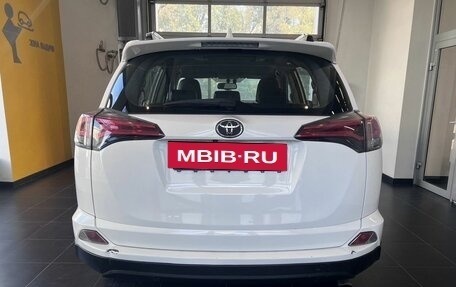 Toyota RAV4, 2018 год, 2 100 000 рублей, 5 фотография