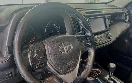 Toyota RAV4, 2018 год, 2 100 000 рублей, 10 фотография